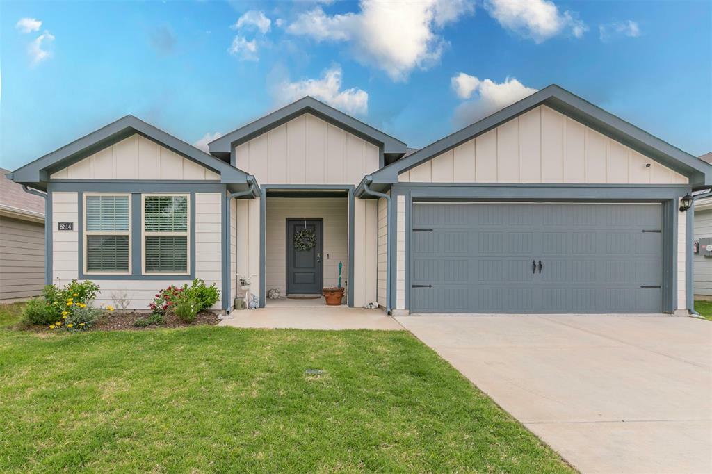 Property Photo: 6514 Whitecap Drive TX 75407