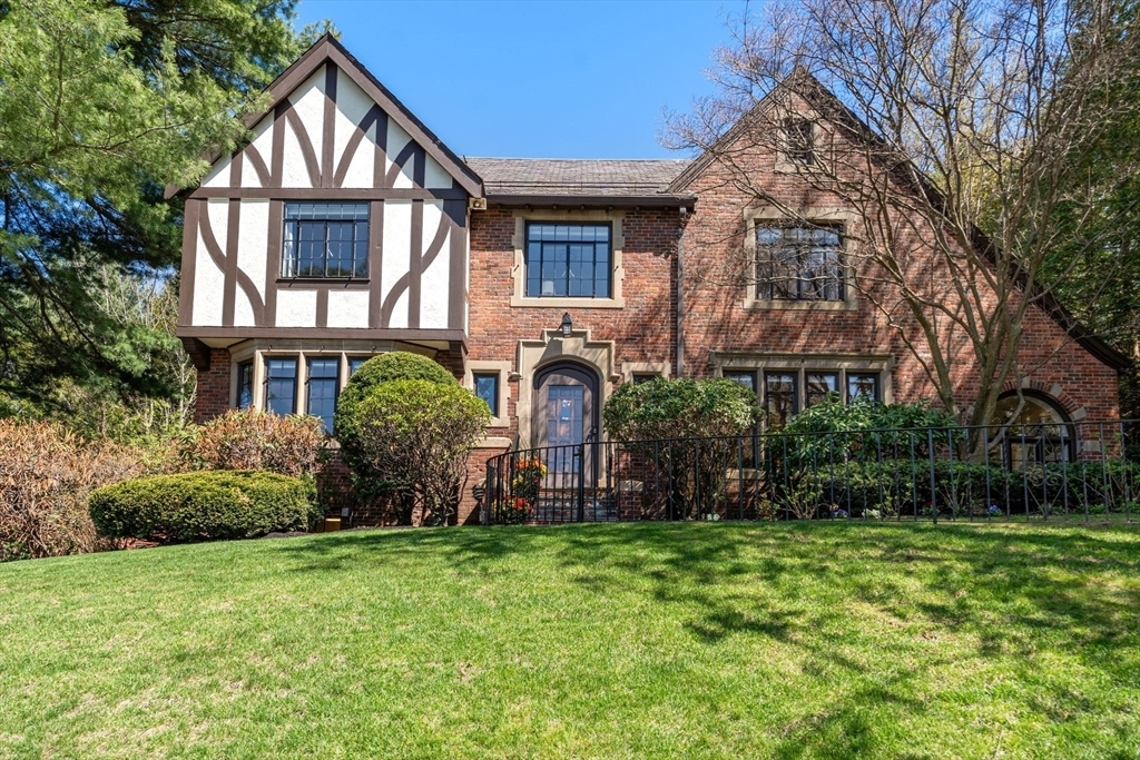 21 Woodchester Dr  Newton MA 02467 photo