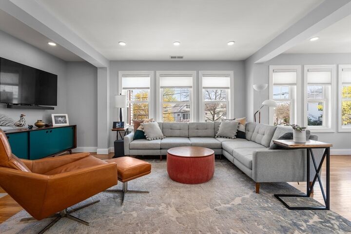 Property Photo:  110 Templeton Pkwy 110  MA 02472 