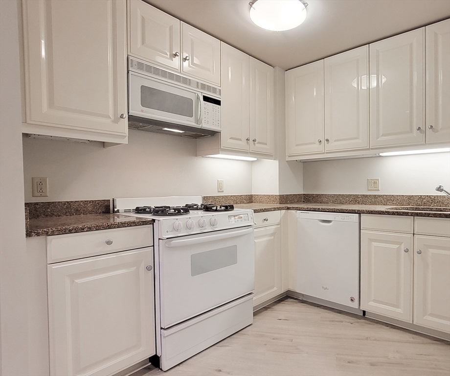 Property Photo: 3 Avery St 609 MA 02111