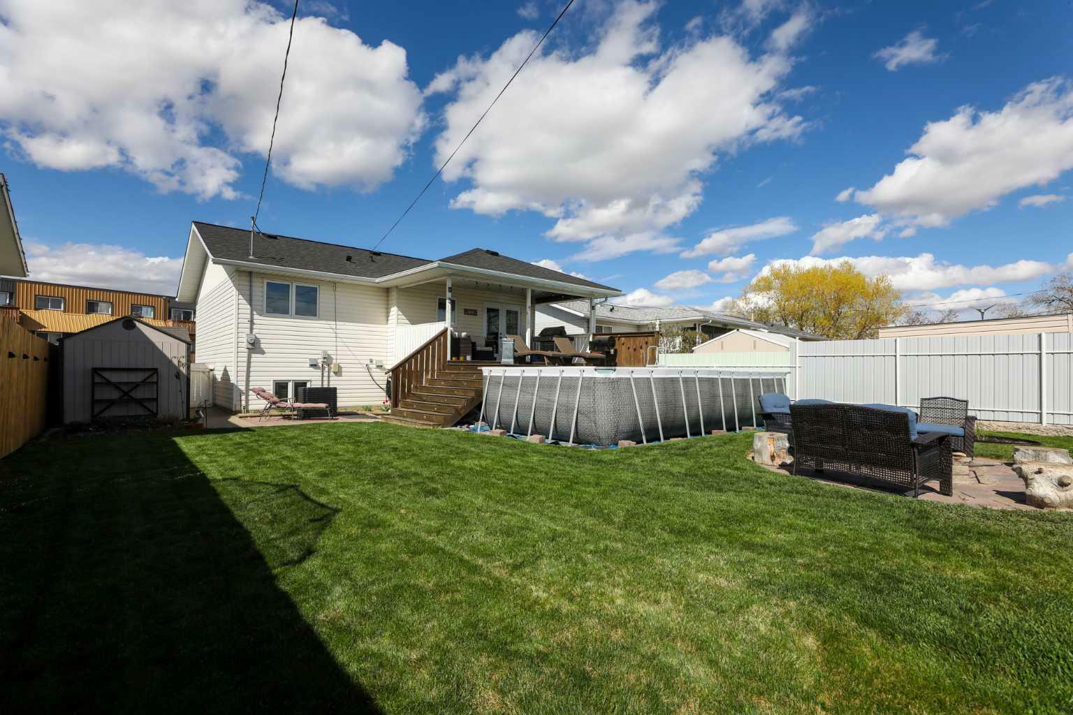 Photo de la propriété: 5322 38 Avenue AB T1G 1B8