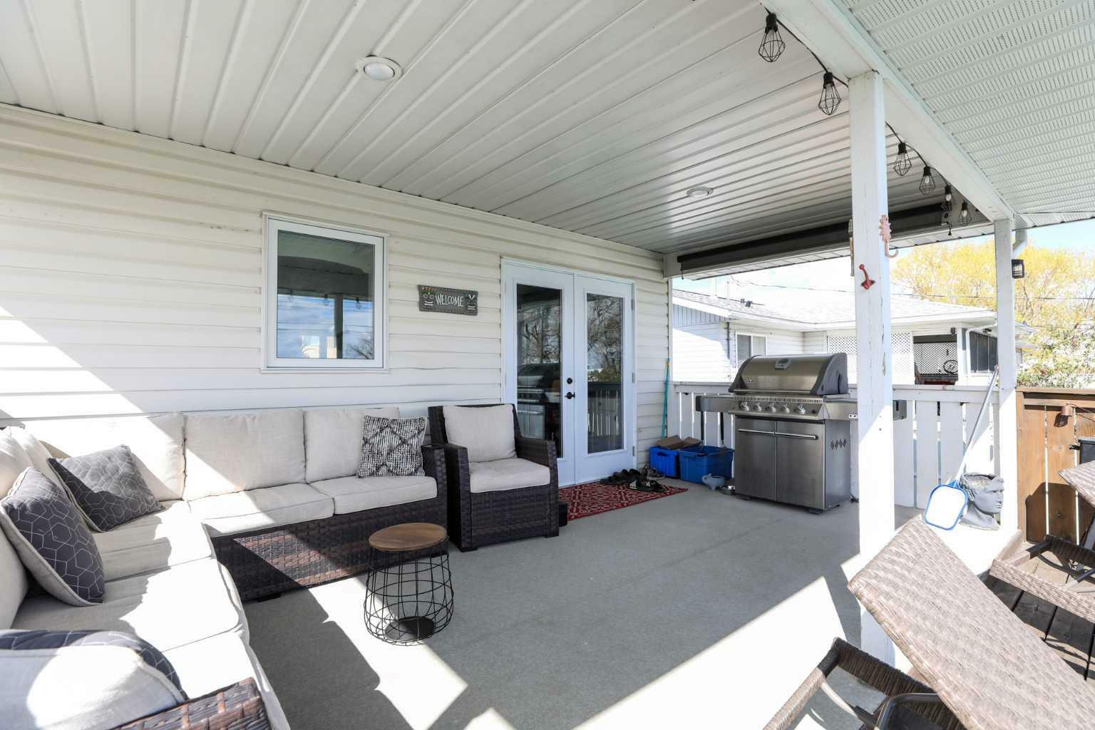 Property Photo: 5322 38 Avenue AB T1G 1B8