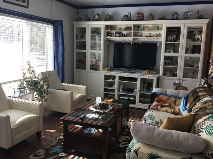 Property Photo: 453 Grassy Way AB T0G 1X0