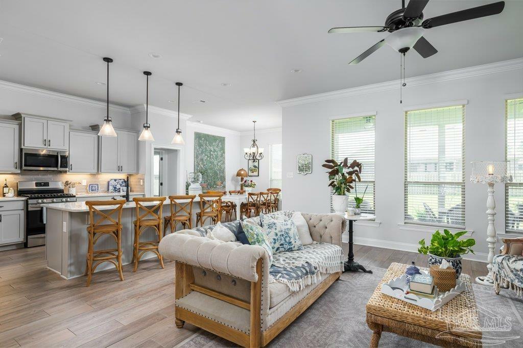 Property Photo: 2929 Trestle Way FL 32533
