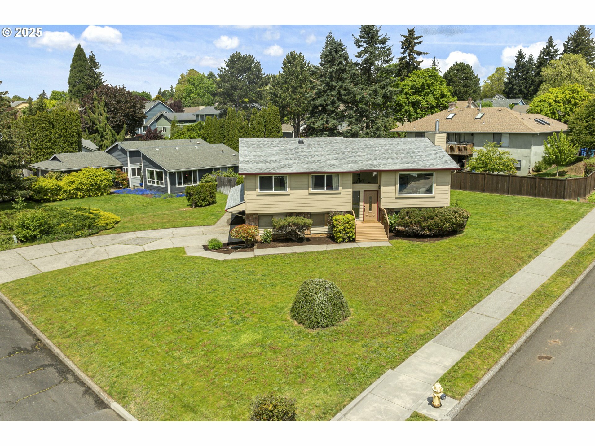 Property Photo: 3017 SE 149th Ct WA 98683