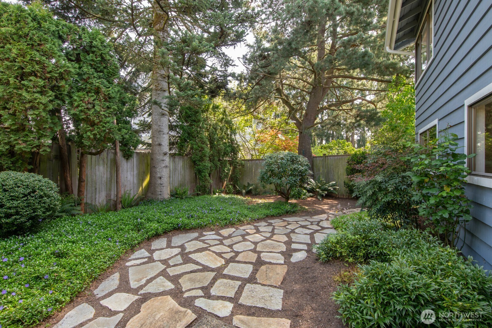 Property Photo: 6322 54th Avenue NE WA 98115