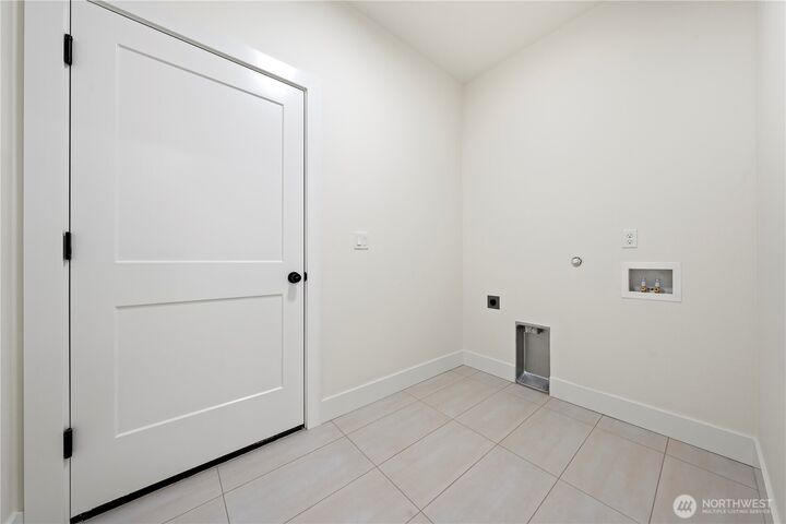Property Photo:  1129 E Mt Hood Street  WA 99344 