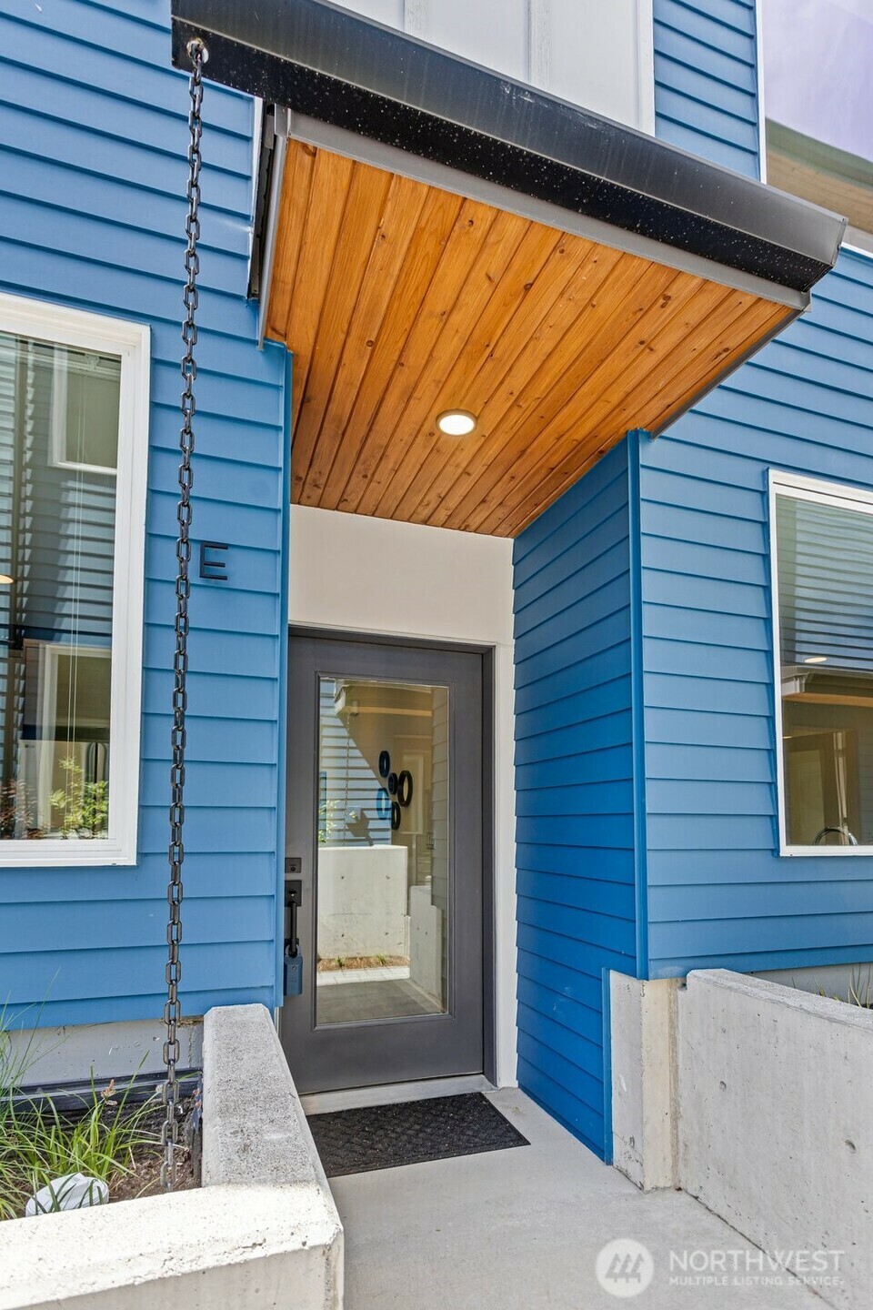 Property Photo: 2525 29th Avenue S D WA 98144