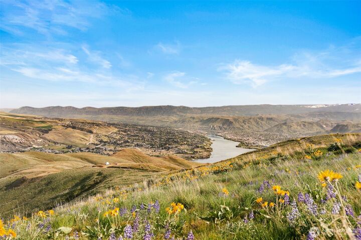 6894  Burch Mountain Road  Wenatchee WA 98801 photo
