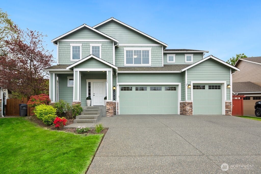 Property Photo:  13929  17th Avenue W  WA 98087 
