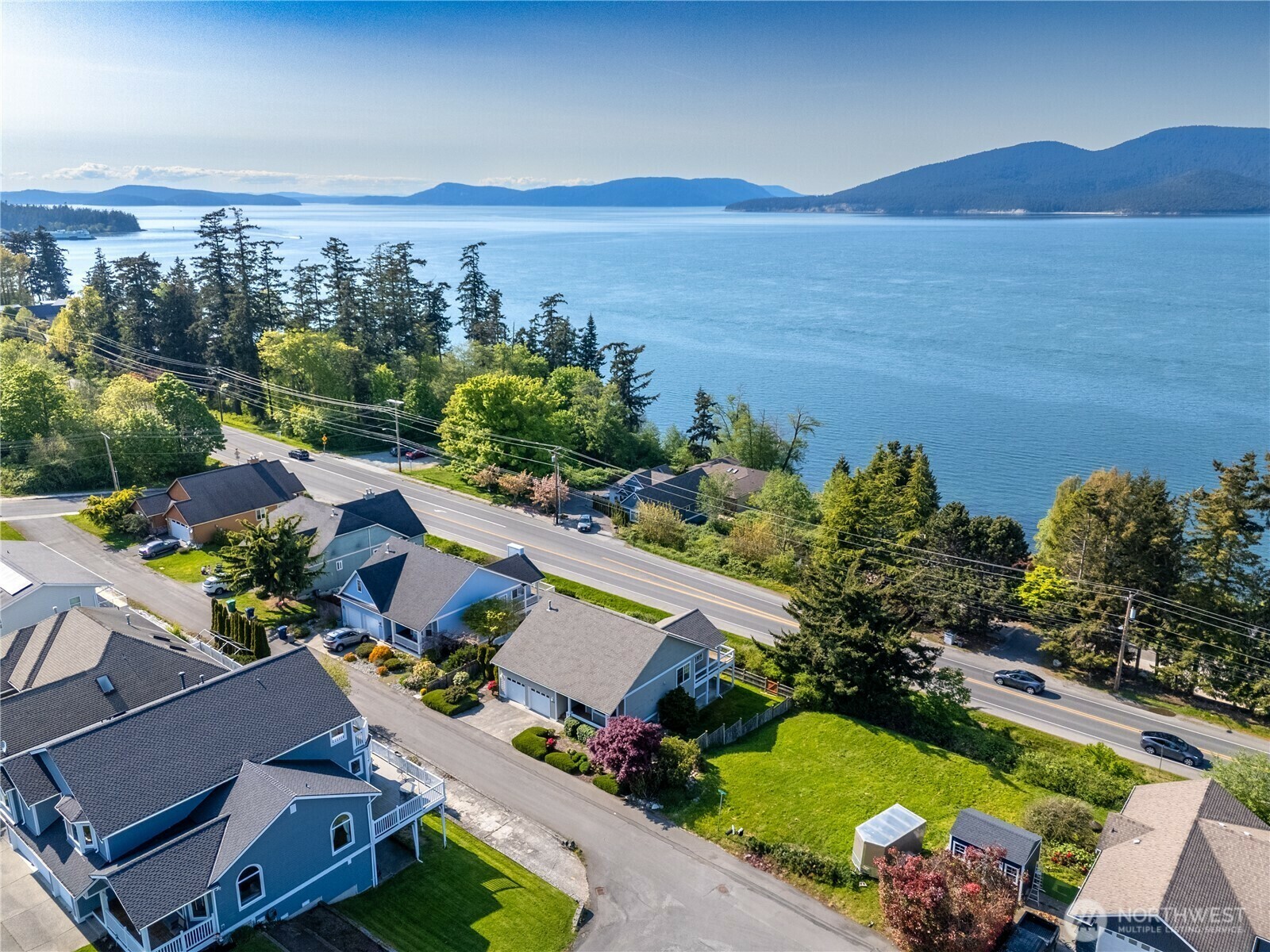Property Photo: 3504 Oakes View Lane WA 98221