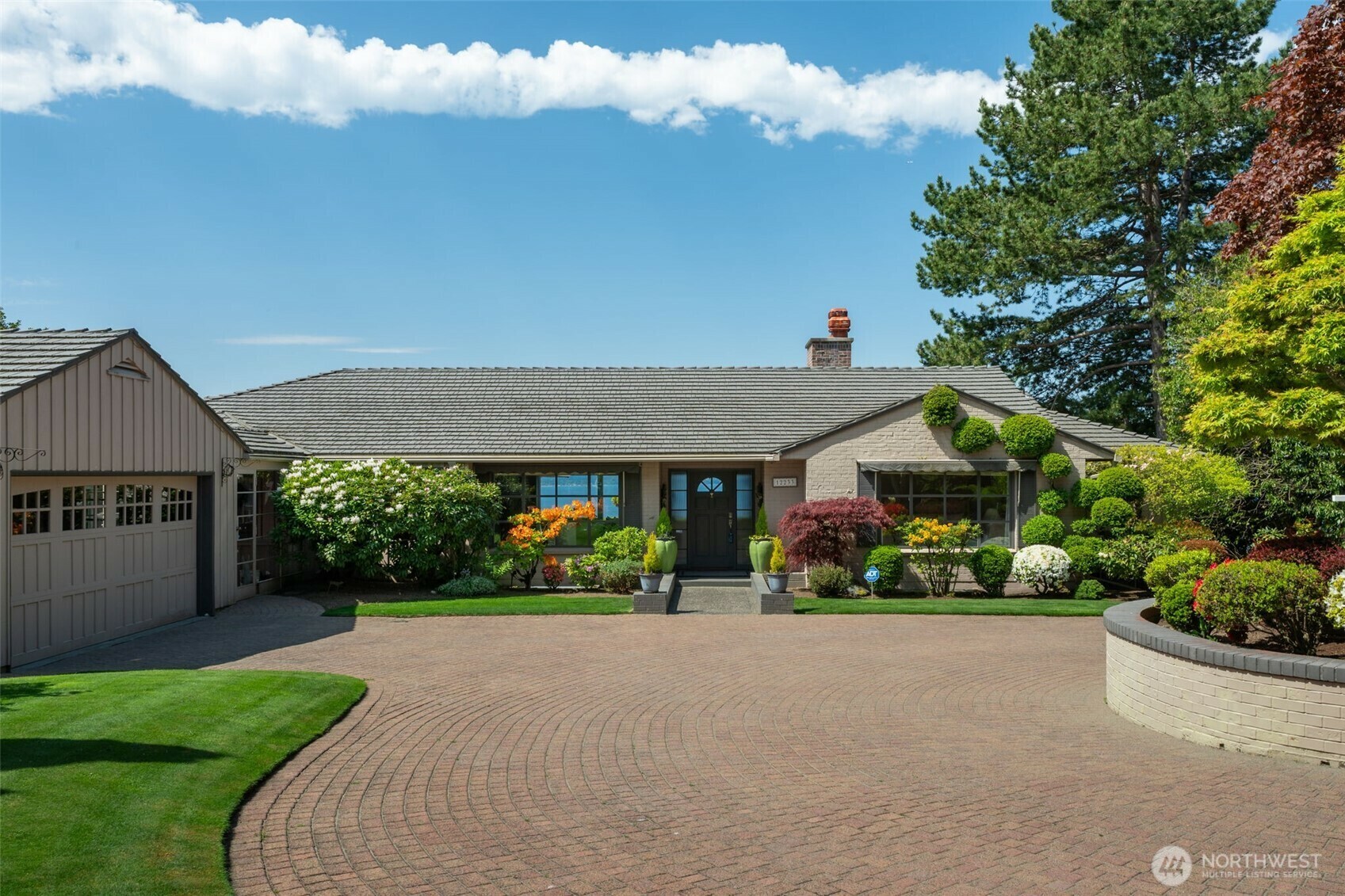 Property Photo: 12233 12th Avenue NW WA 98177