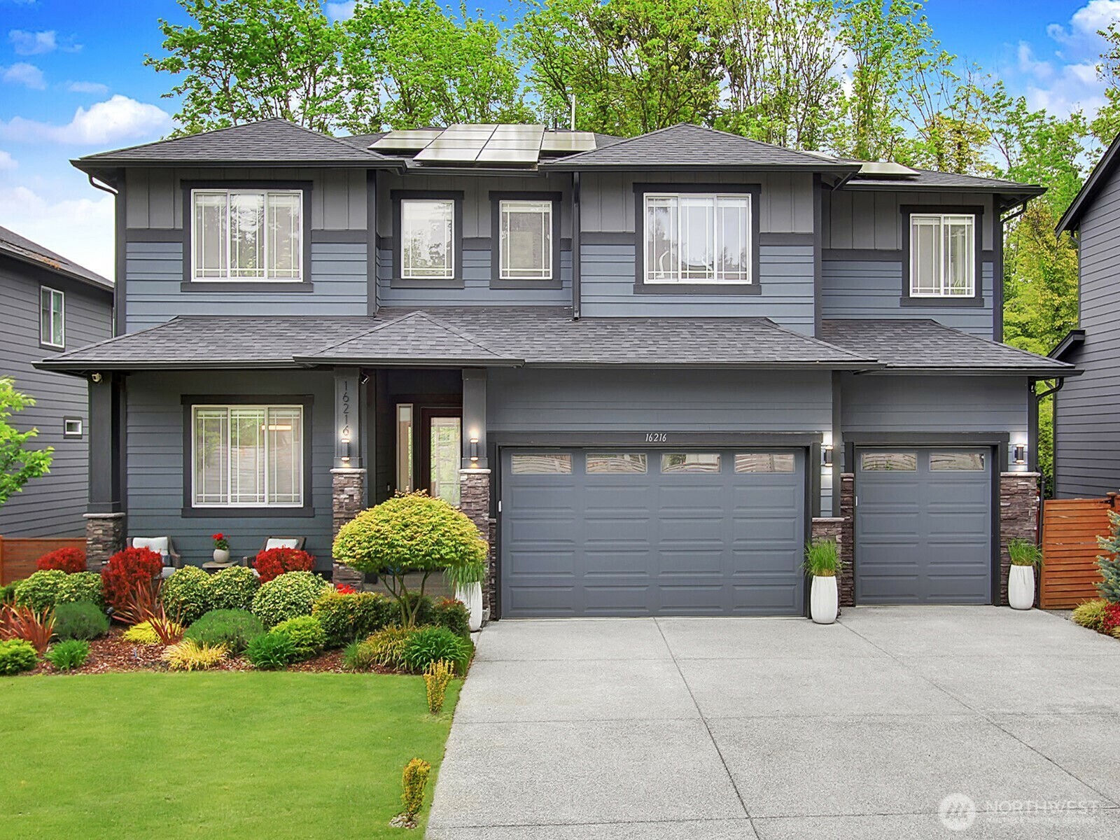 Property Photo: 16216 81st Place NE WA 98028