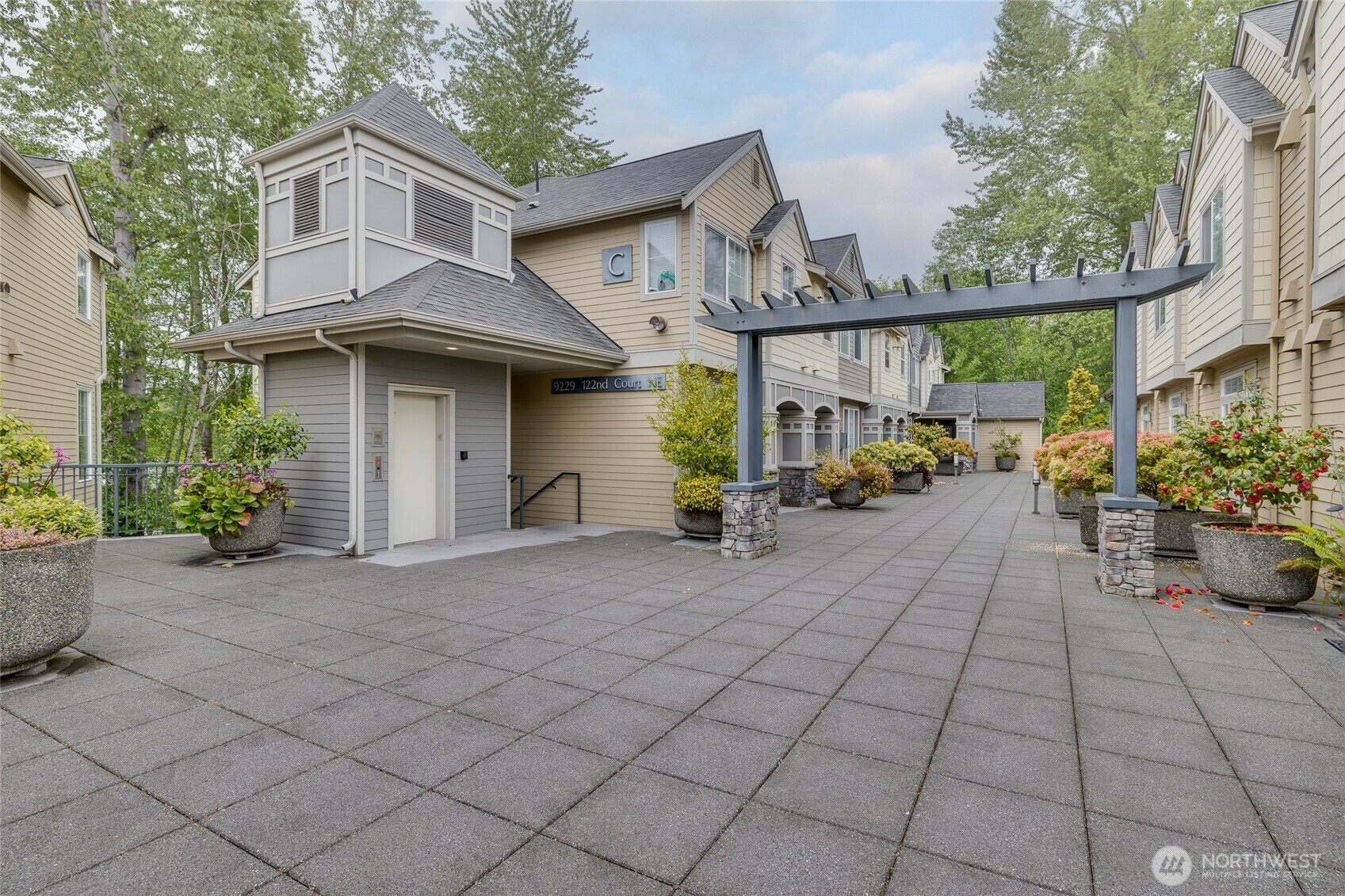 Property Photo: 9229 122nd Court NE 13 WA 98033