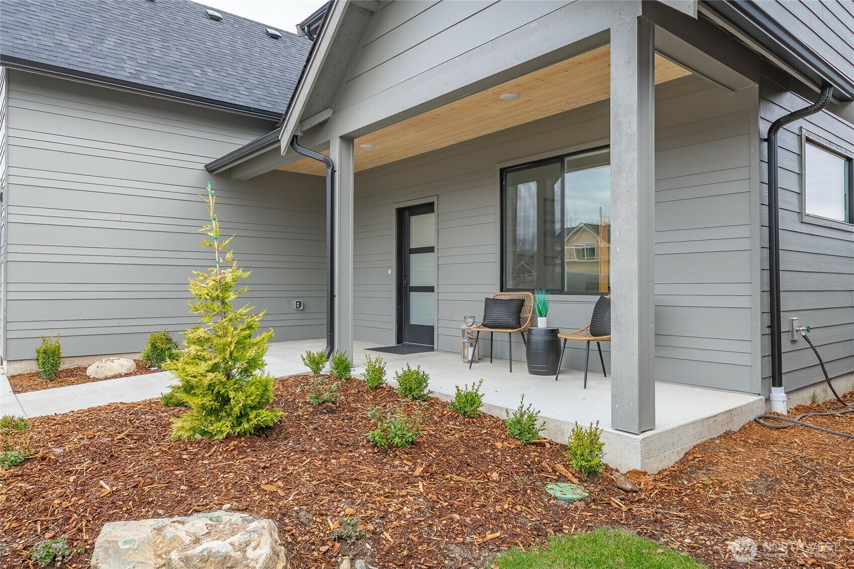 Property Photo: 710 E 5th Street WA 98276