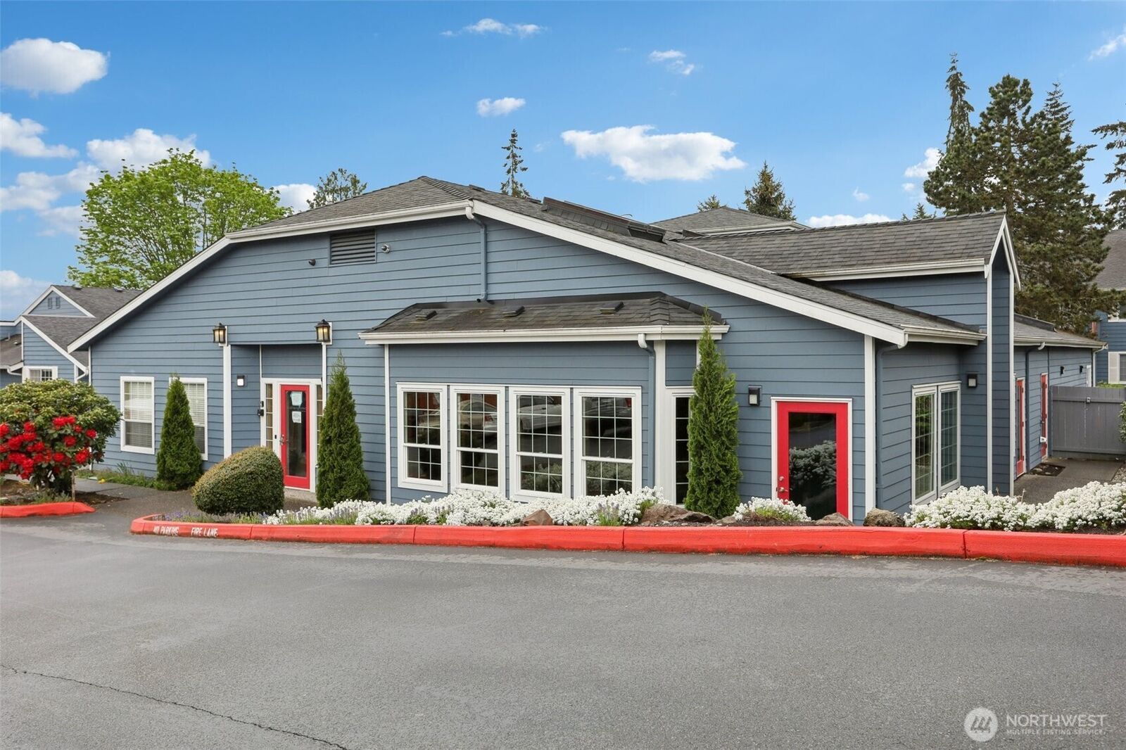 Property Photo: 16817 Larch Way B202 WA 98037