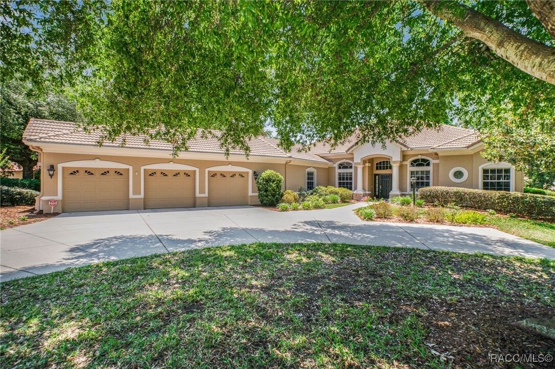 Property Photo:  1993 N Eagle Chase Drive  FL 34442 