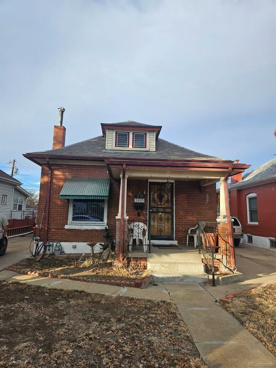 Property Photo: 2421 W 38th Avenue CO 80211