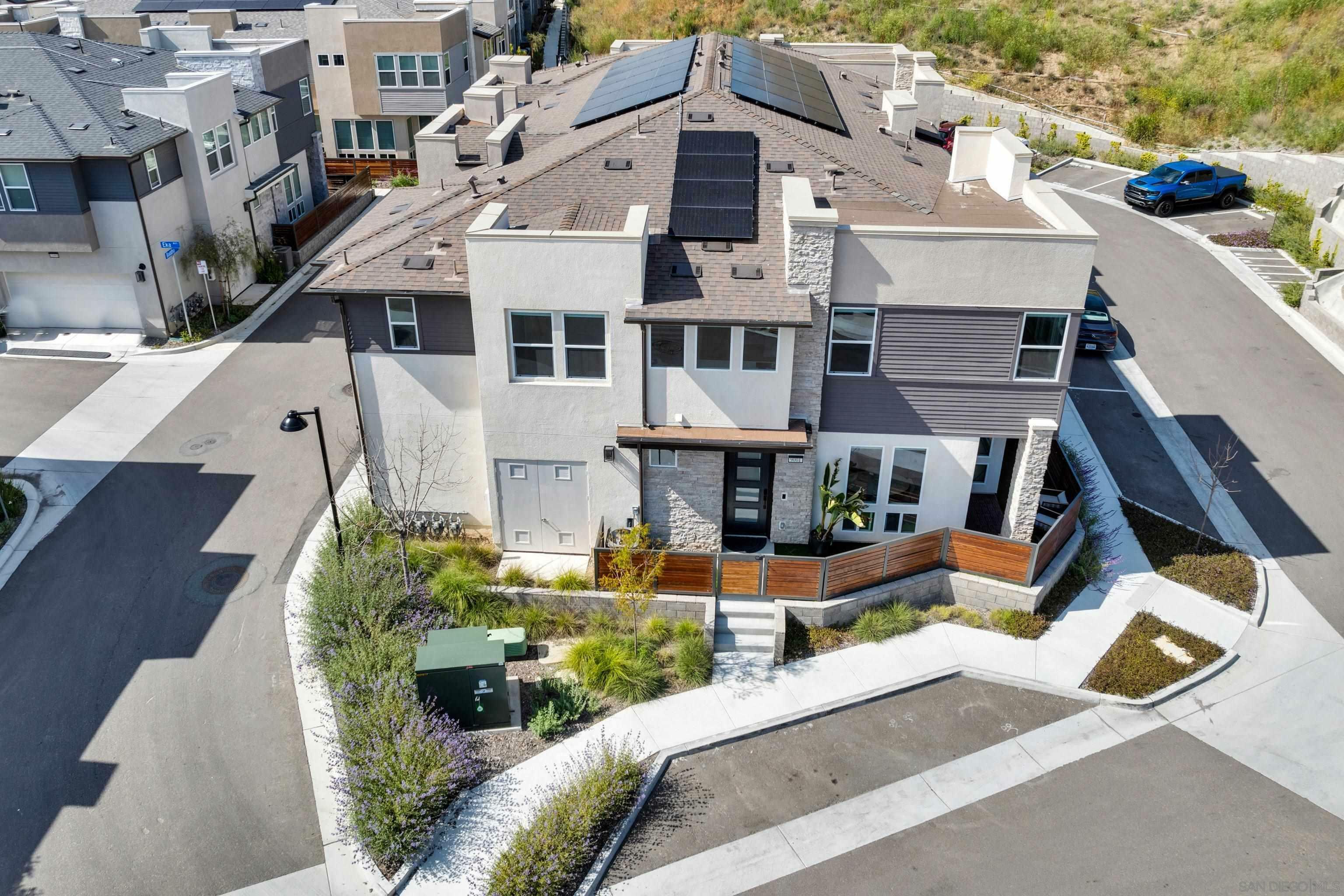 Property Photo: 9001 Baddha Ct CA 92126