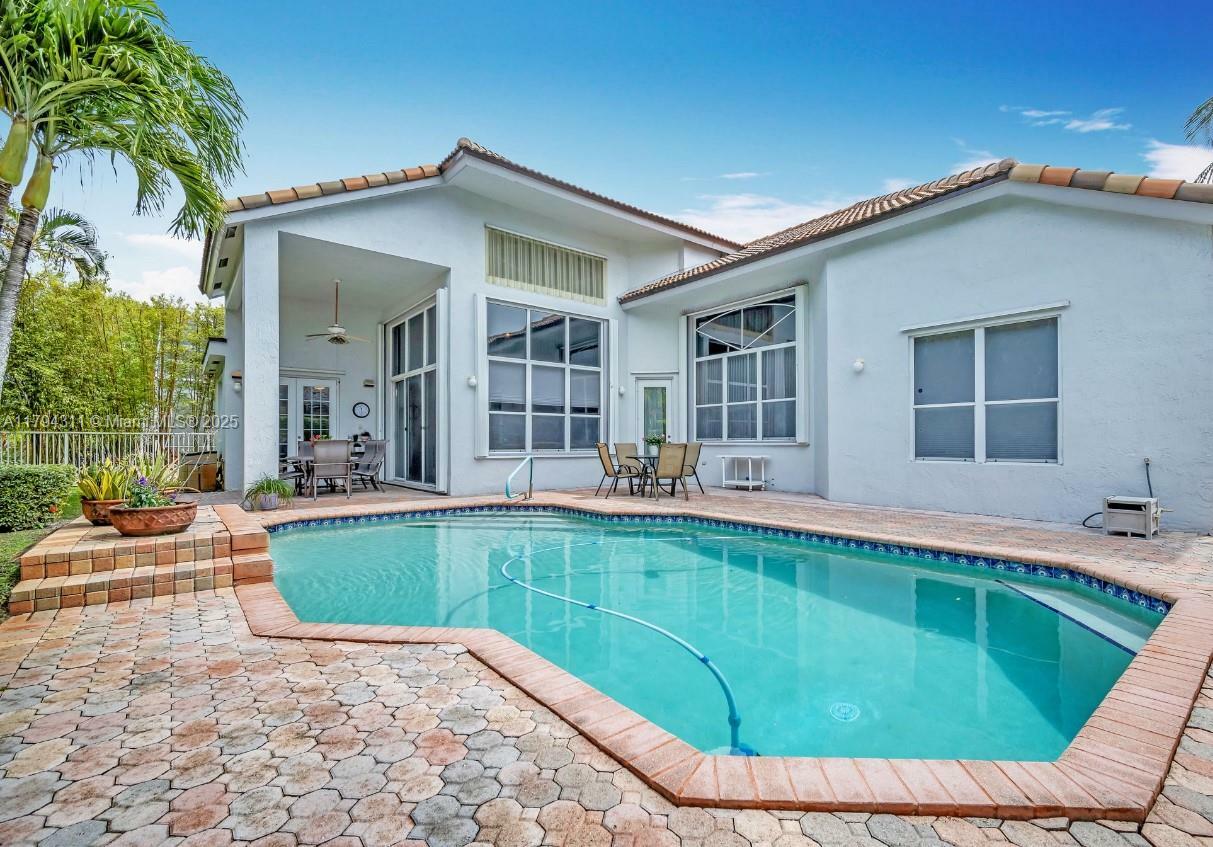 Property Photo: 4123 W Lake Estates Dr FL 33328