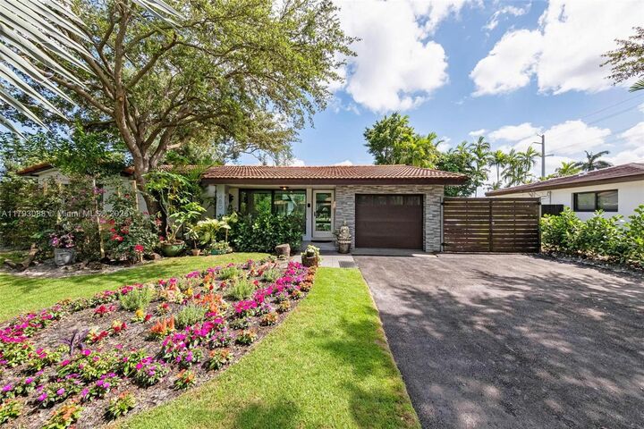 Property Photo: 480 NW 88th Ter FL 33150