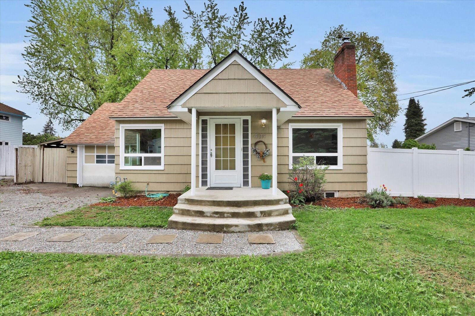 Property Photo: 4314 N Maringo Dr WA 99212