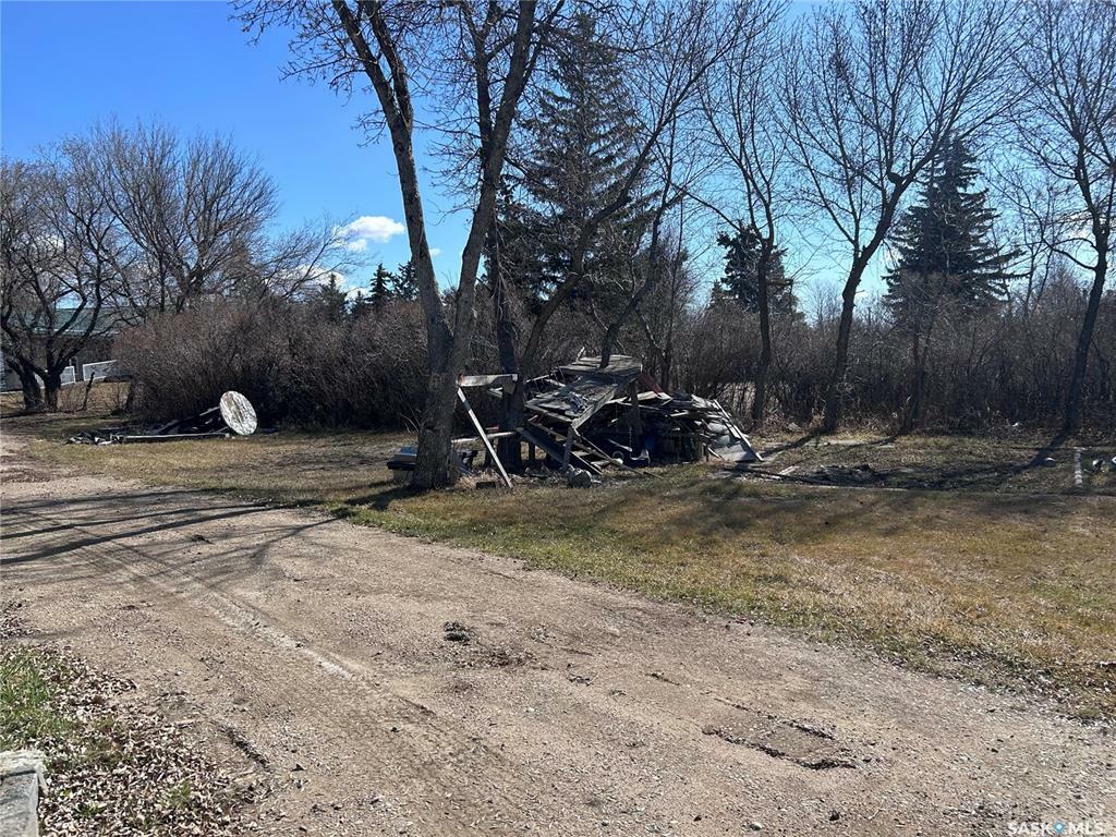 Property Photo: 106 3rd Avenue E SK S0M 1M0