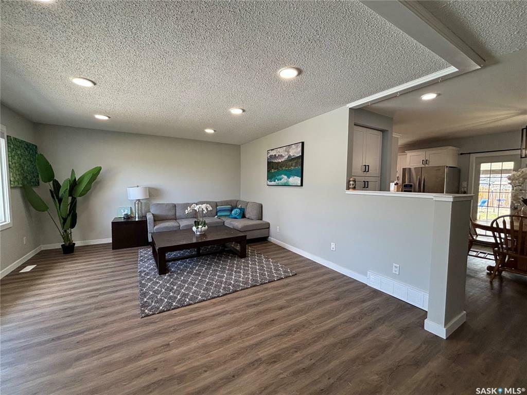Photo de la propriété: 6 Vickies Place SK S7N 2R2