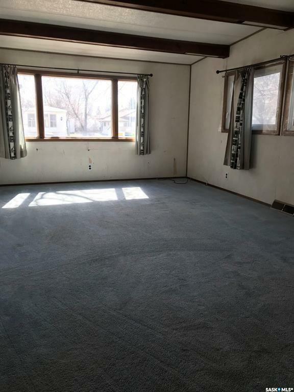 Property Photo: 832 Beryl Avenue SK S0C 2B0