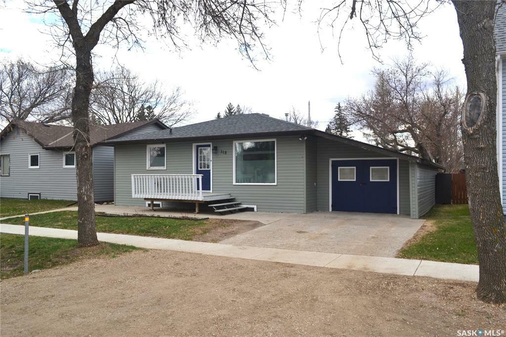 Property Photo: 318 1st Street E SK S0K 2L0