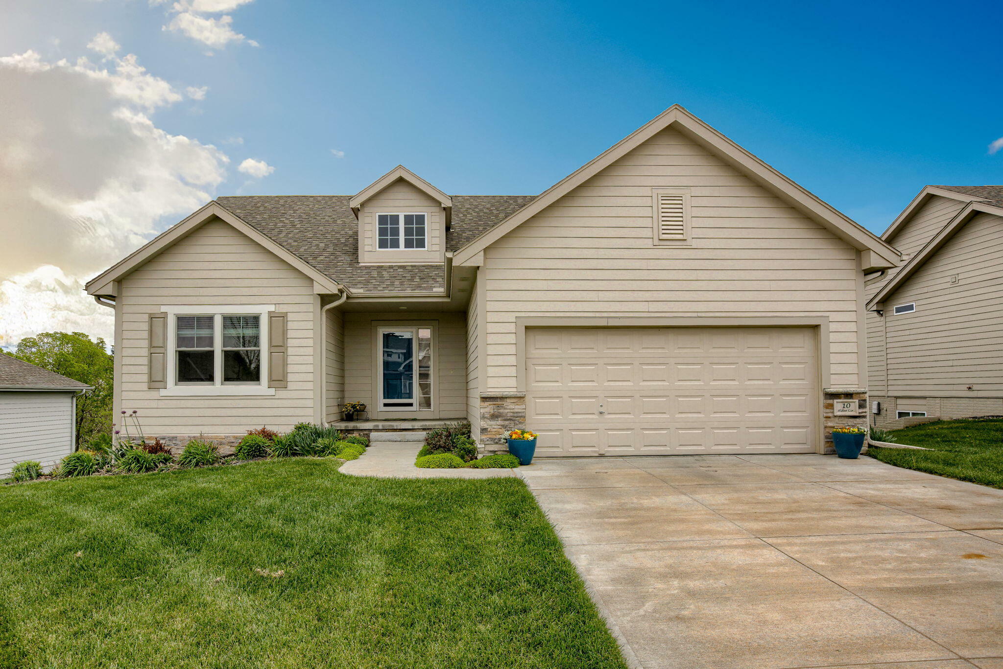 Property Photo: 10 Alder Circle IA 51503