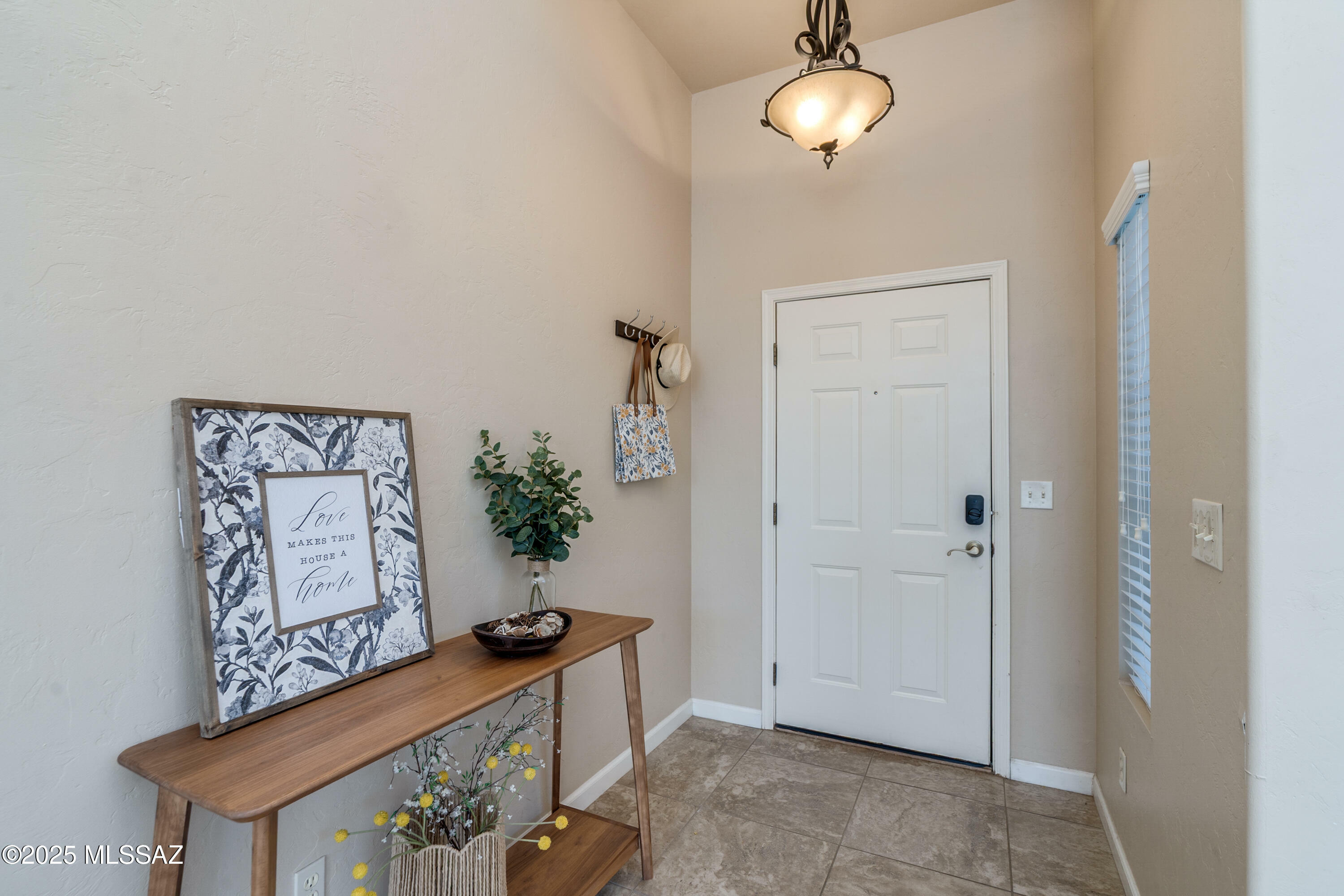 Property Photo: 10261 N Wild Turkey Lane AZ 85737