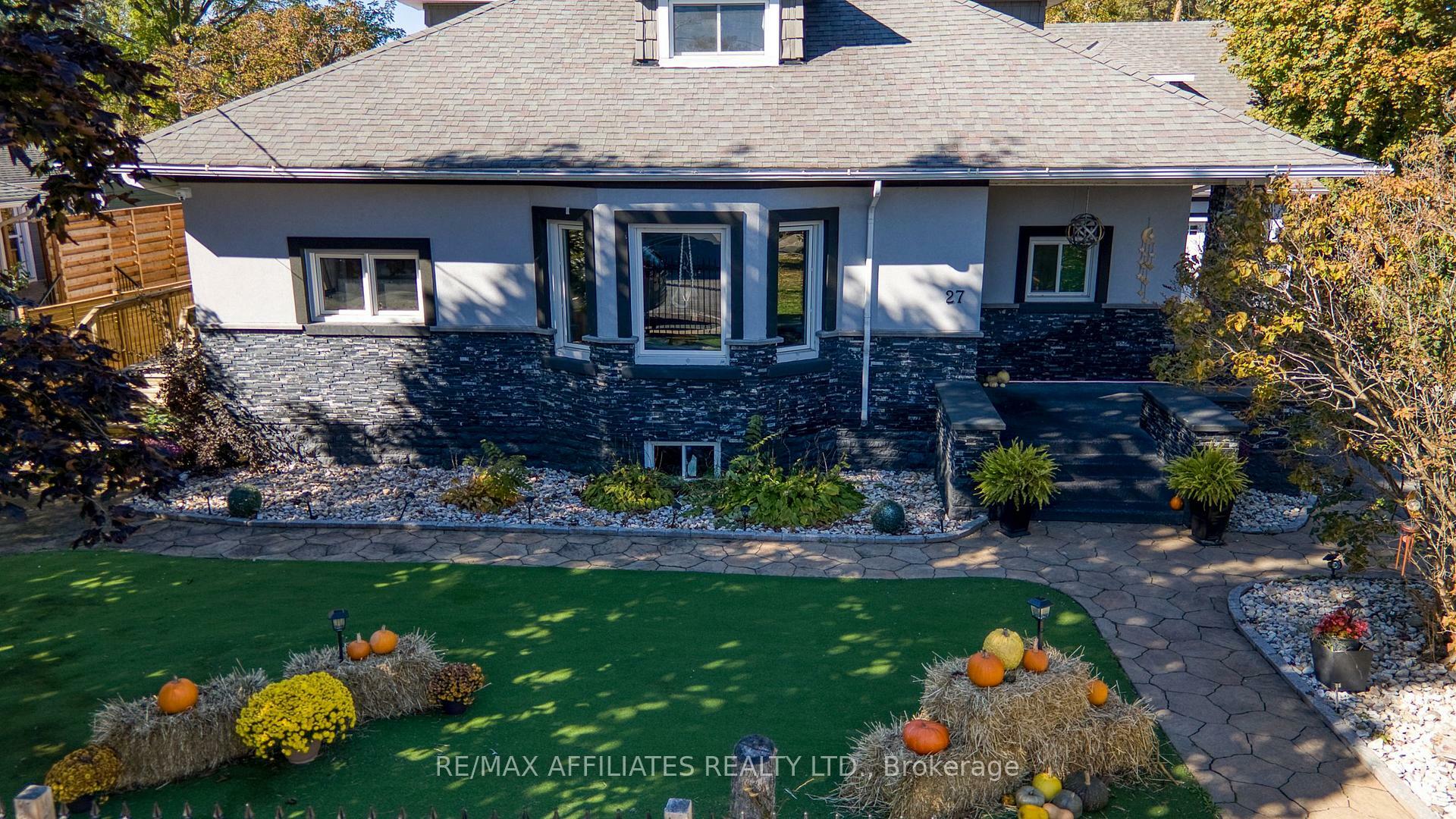 27 Allan Street  Carleton Place ON K7C 1T1 photo