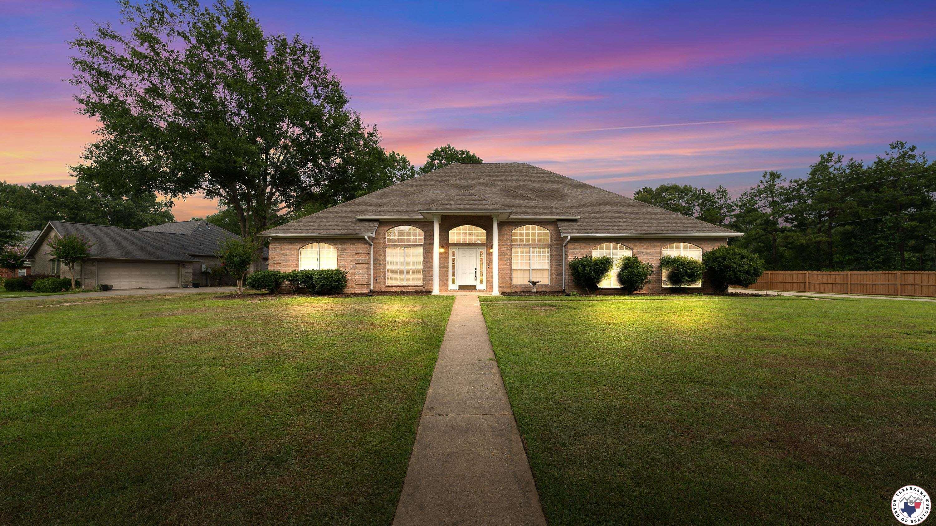 Property Photo: 6904 Cherrybark Circle AR 71854