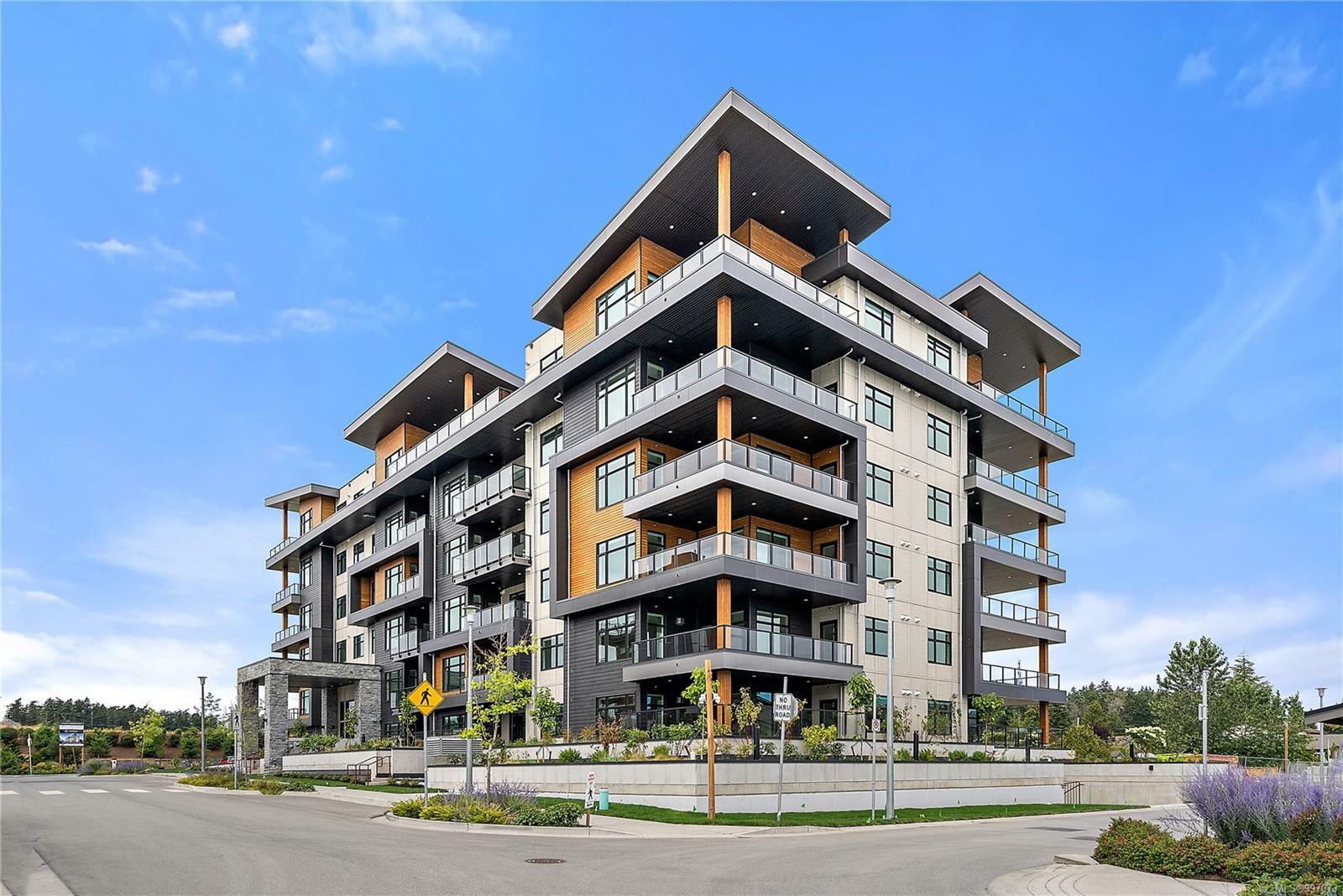 Property Photo: 2520 Hackett Cres 308 BC V8M 0B9
