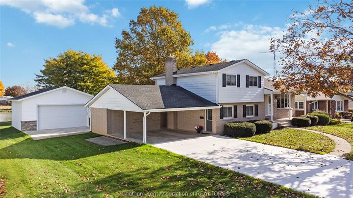 18 Grand Avenue  Wallaceburg ON N8A 4J7 photo
