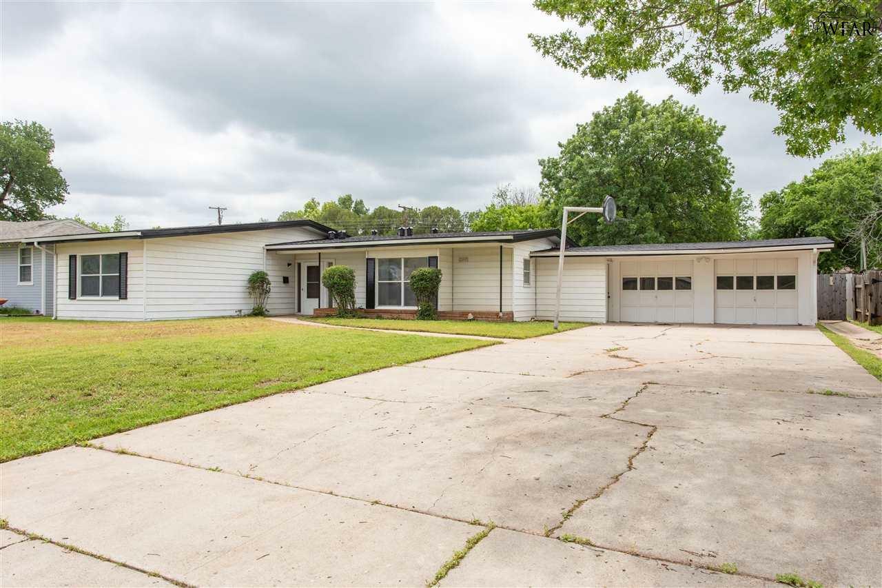 Property Photo: 1555 Norris Road TX 76302