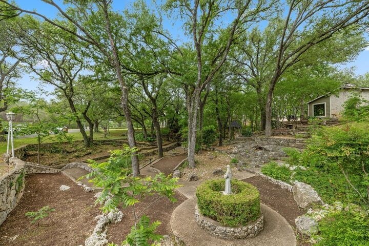 Property Photo: 7504 Creekbluff Drive TX 78750