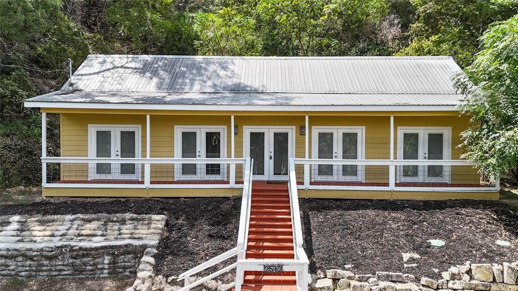 Property Photo: 2512 Geronimo Trail TX 78734