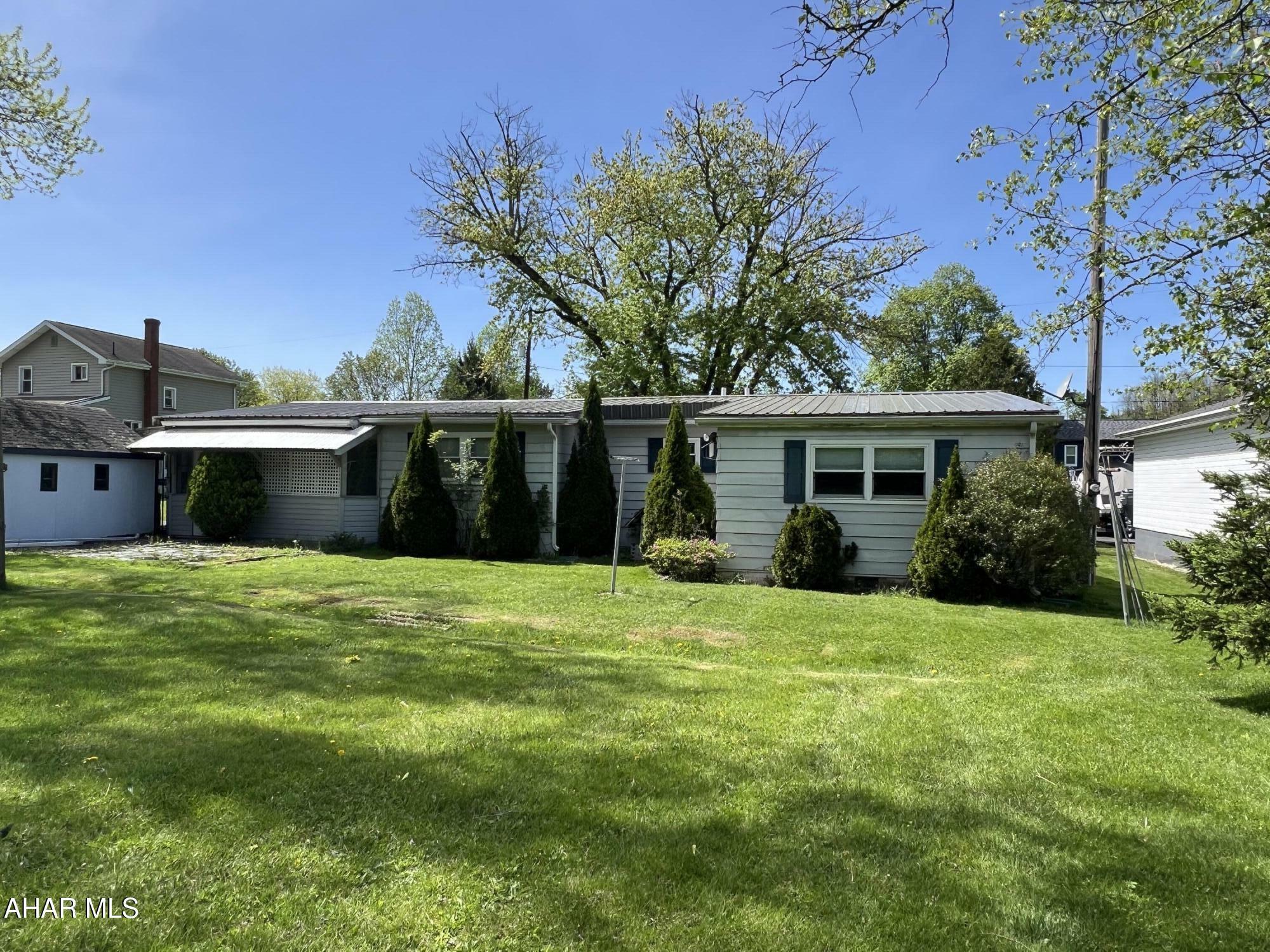 Property Photo: 1427 Pitt Road PA 16602