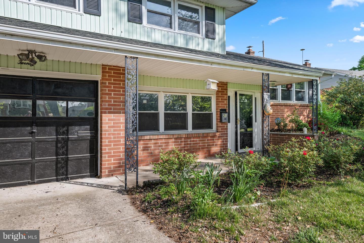 Property Photo: 21 Sherwood Court DE 19904