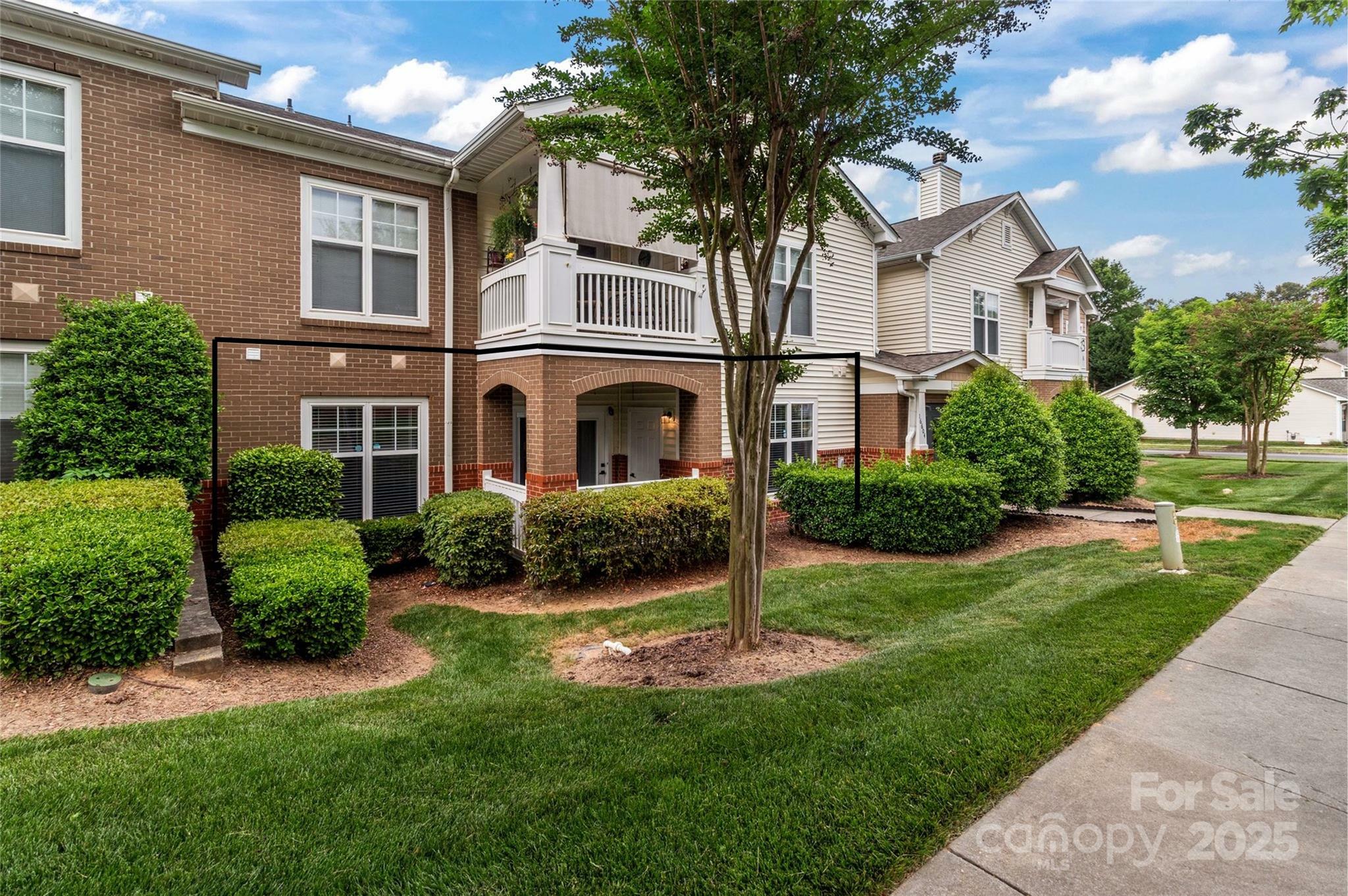 Property Photo: 16610 Amberside Road E NC 28031