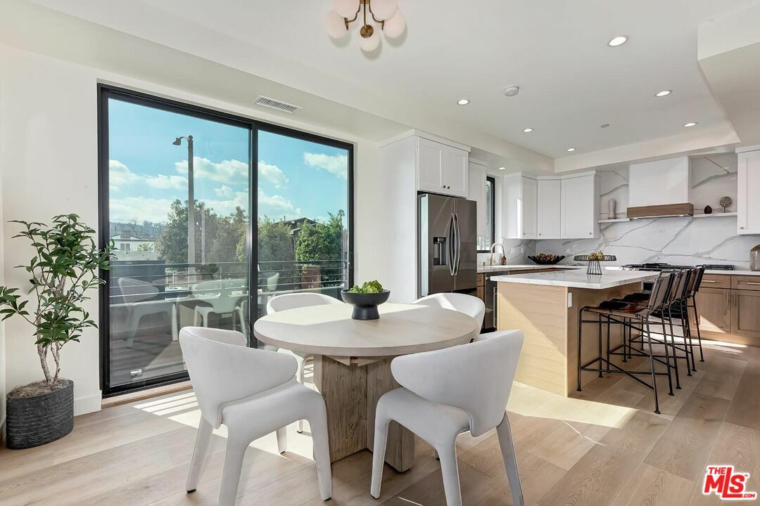 Property Photo: 5441 Blackwelder St CA 90016