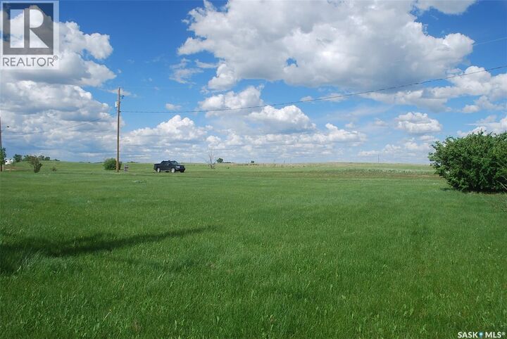 Property Photo: 2 Douglas Drive SK S0G 4L0