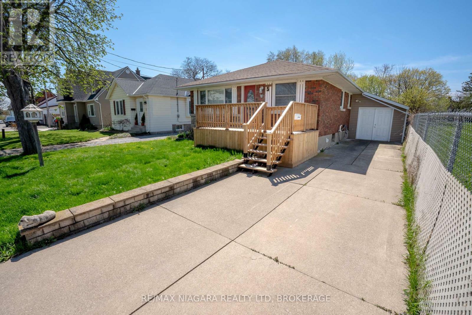 Property Photo: 5 St Peter Street ON L2T 1N7