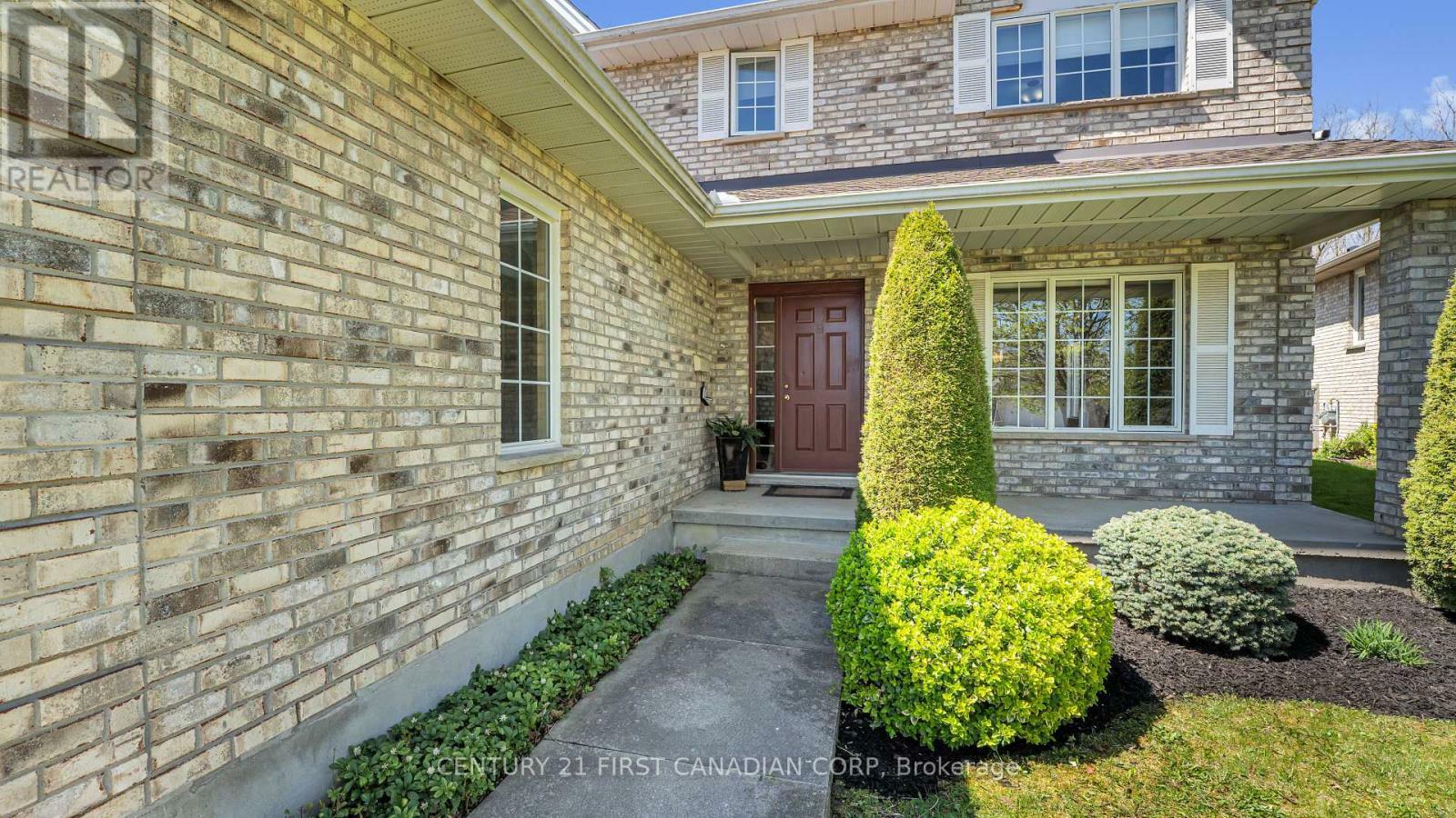 Photo de la propriété: 9 Deborah Drive ON N7G 4C2