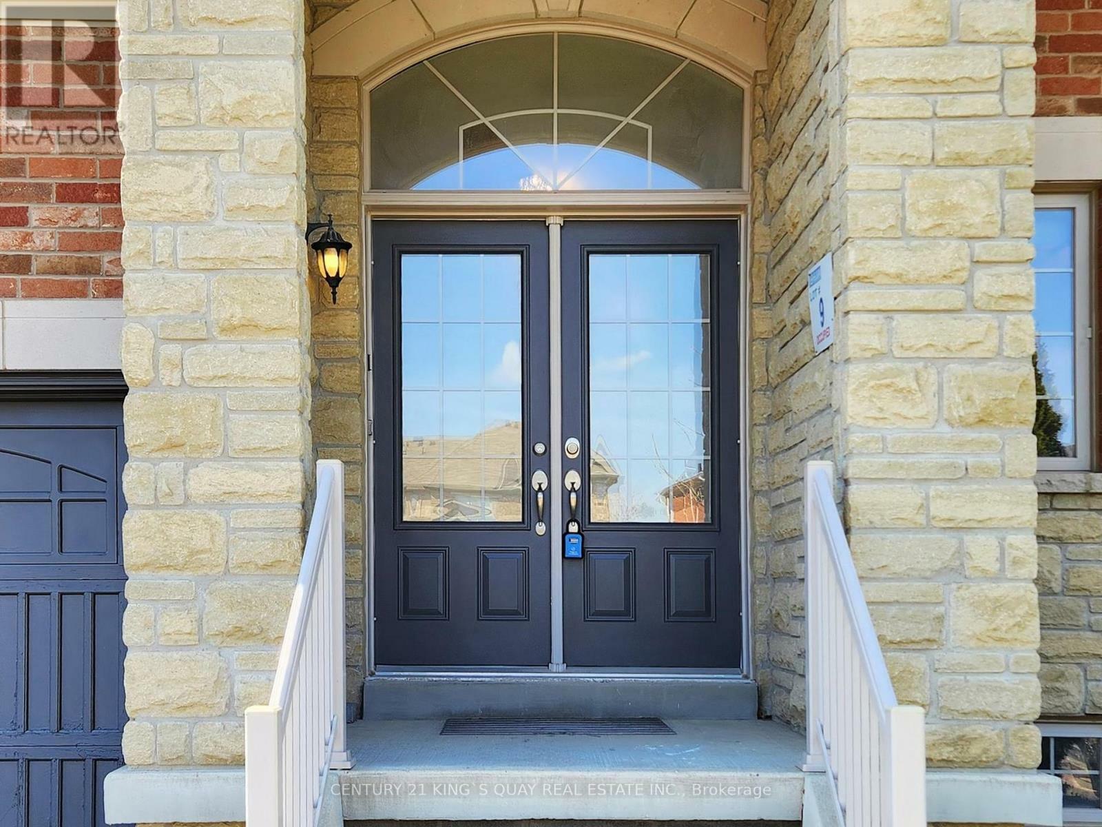 Property Photo: 36 Vettese Court ON L6B 0V6
