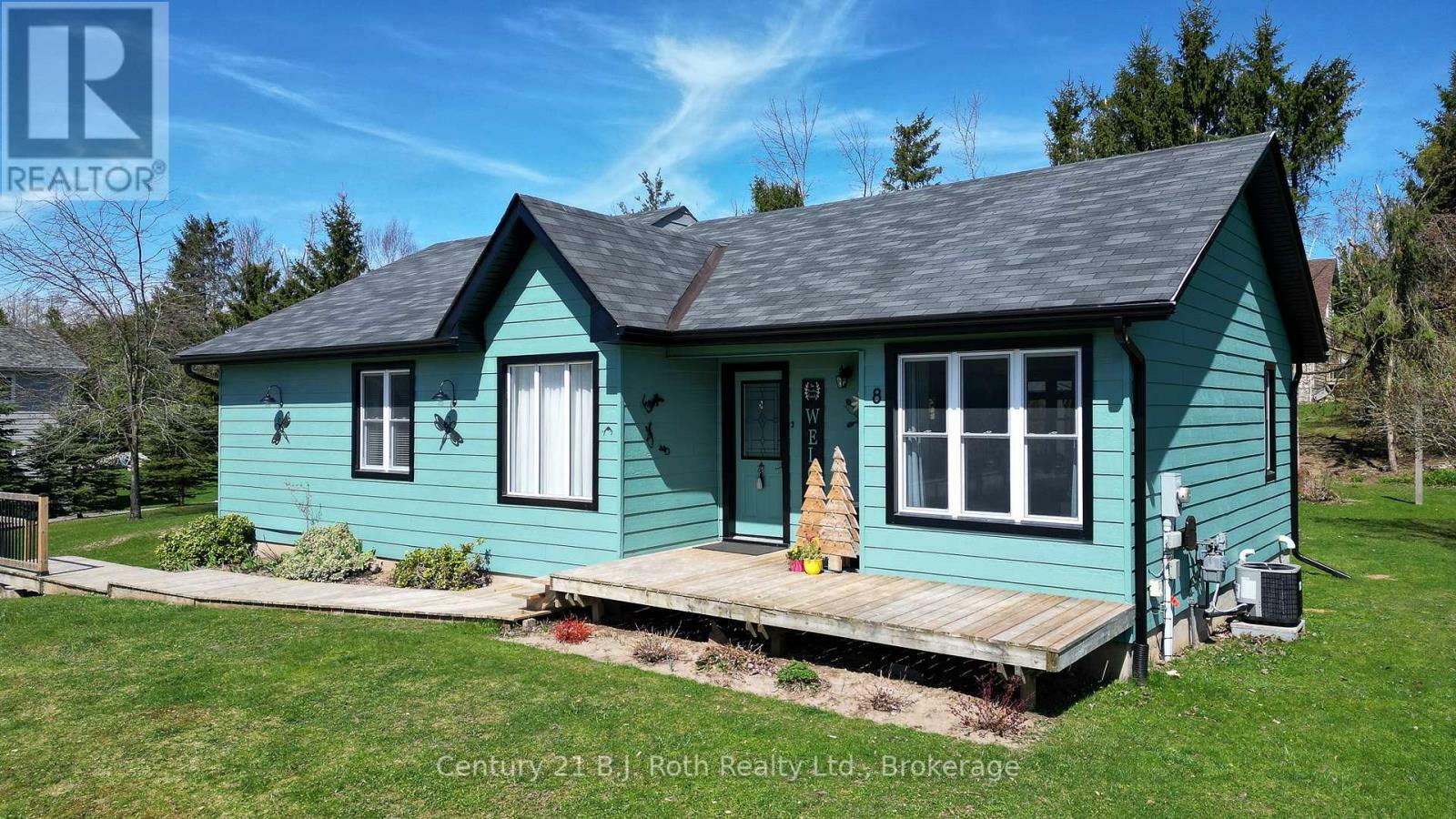 Property Photo: 8 Agnes Street ON L0K 1N0