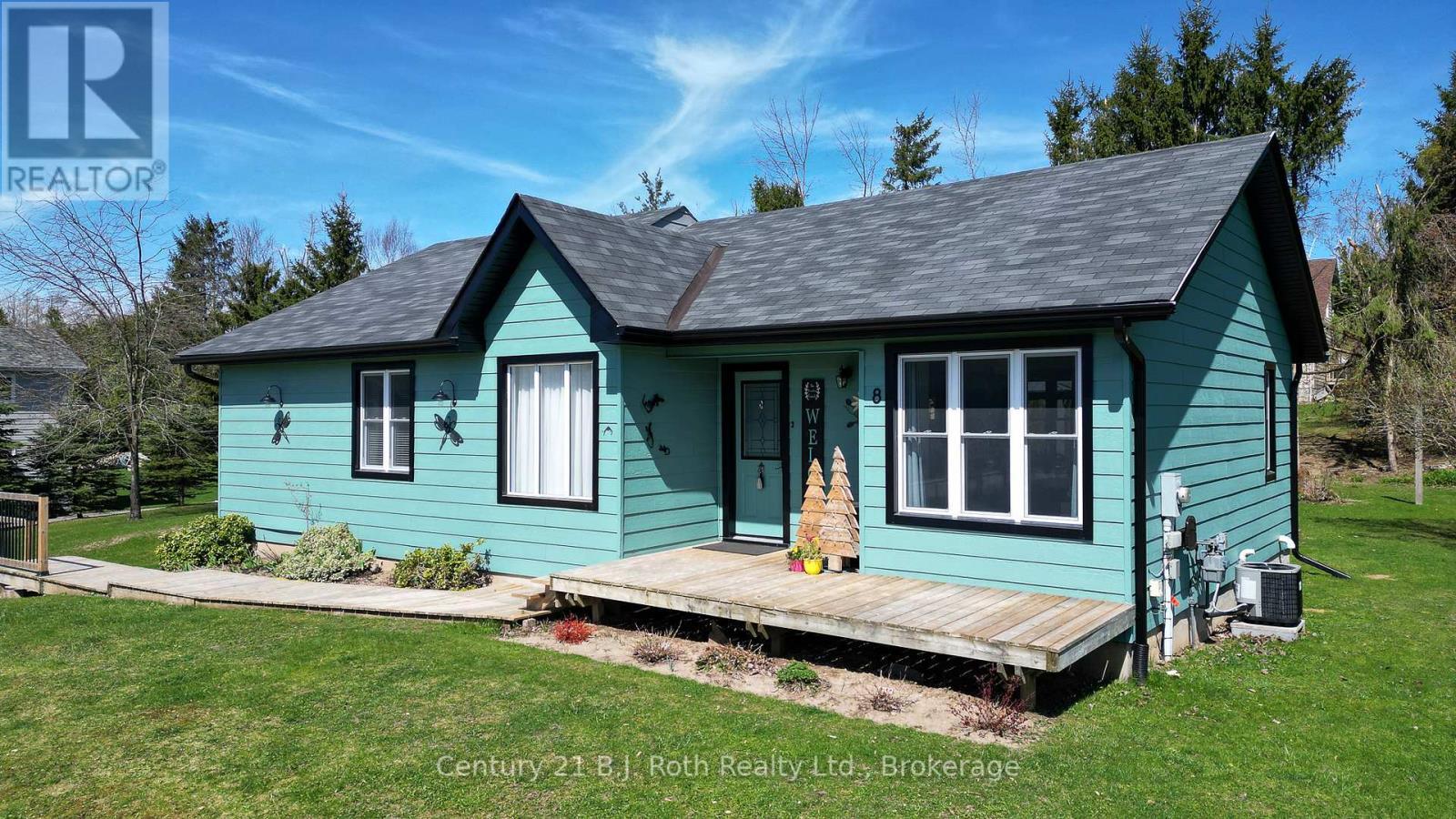 Property Photo: 8 Agnes Street ON L0K 1N0
