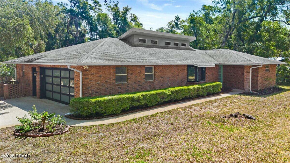 Property Photo: 6185 Shoreline Drive FL 32127